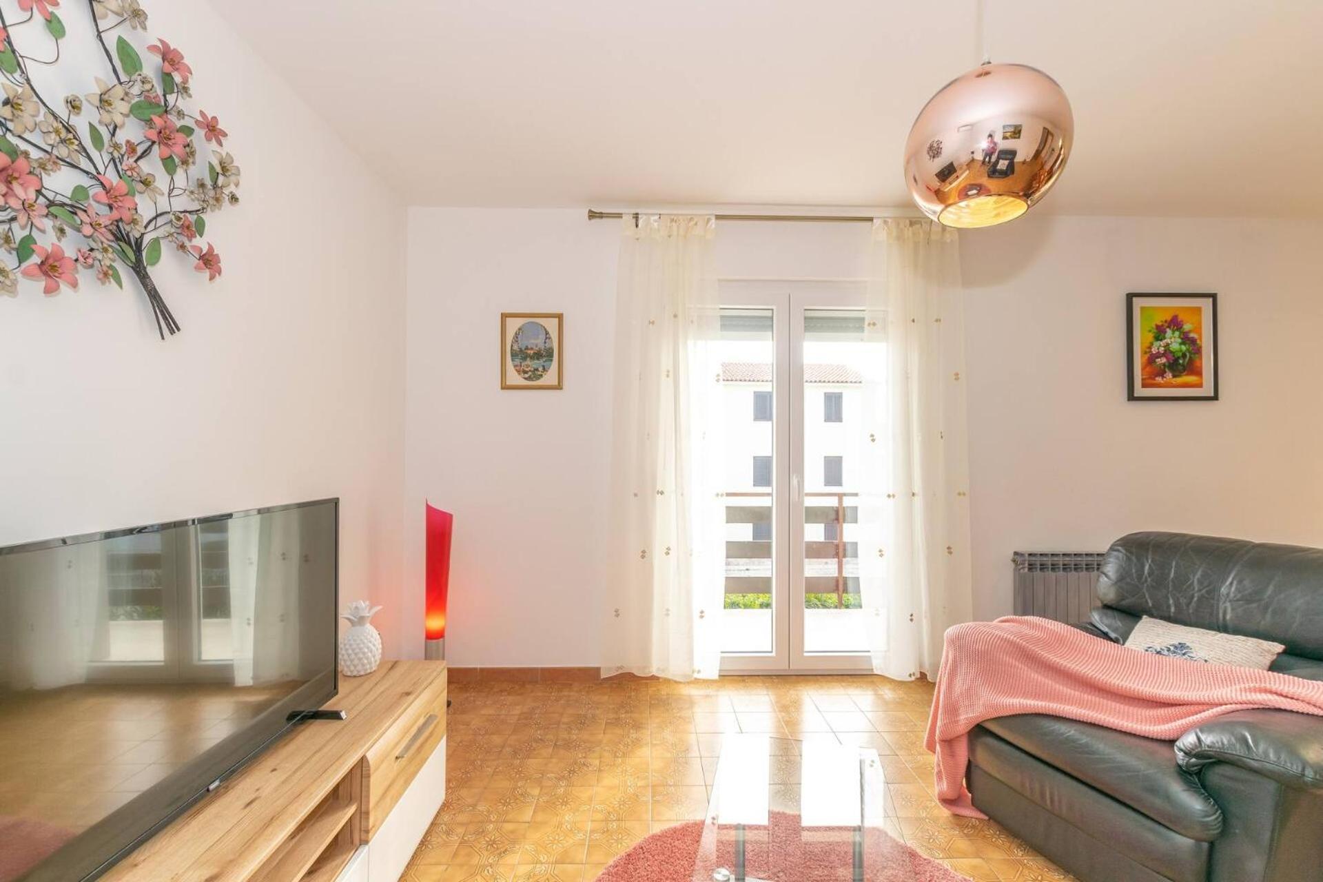Family House With 2 Apartments - Irma Μεντουλίν Εξωτερικό φωτογραφία