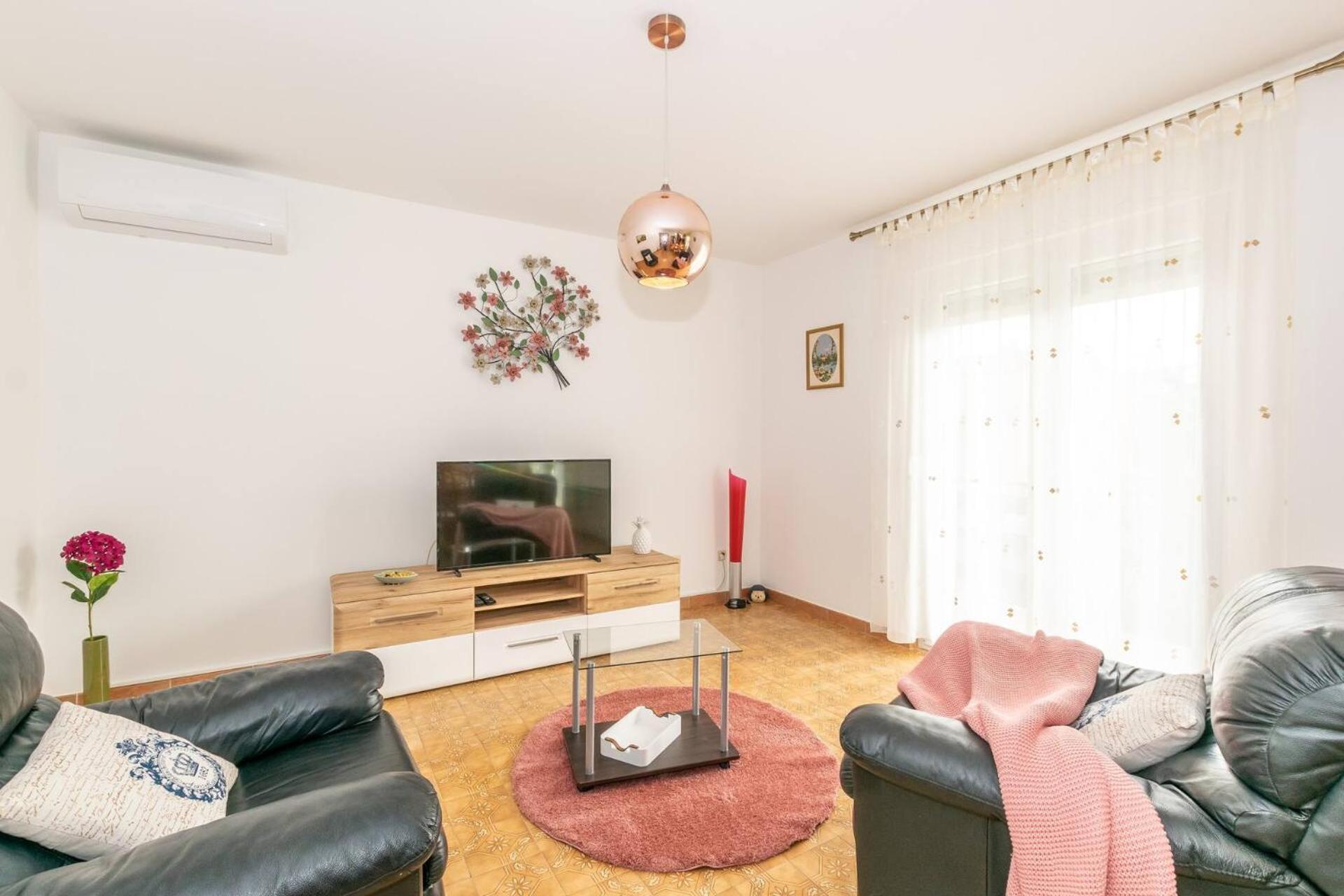 Family House With 2 Apartments - Irma Μεντουλίν Εξωτερικό φωτογραφία