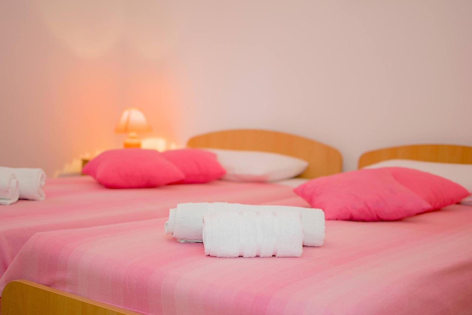 Family House With 2 Apartments - Irma Μεντουλίν Εξωτερικό φωτογραφία