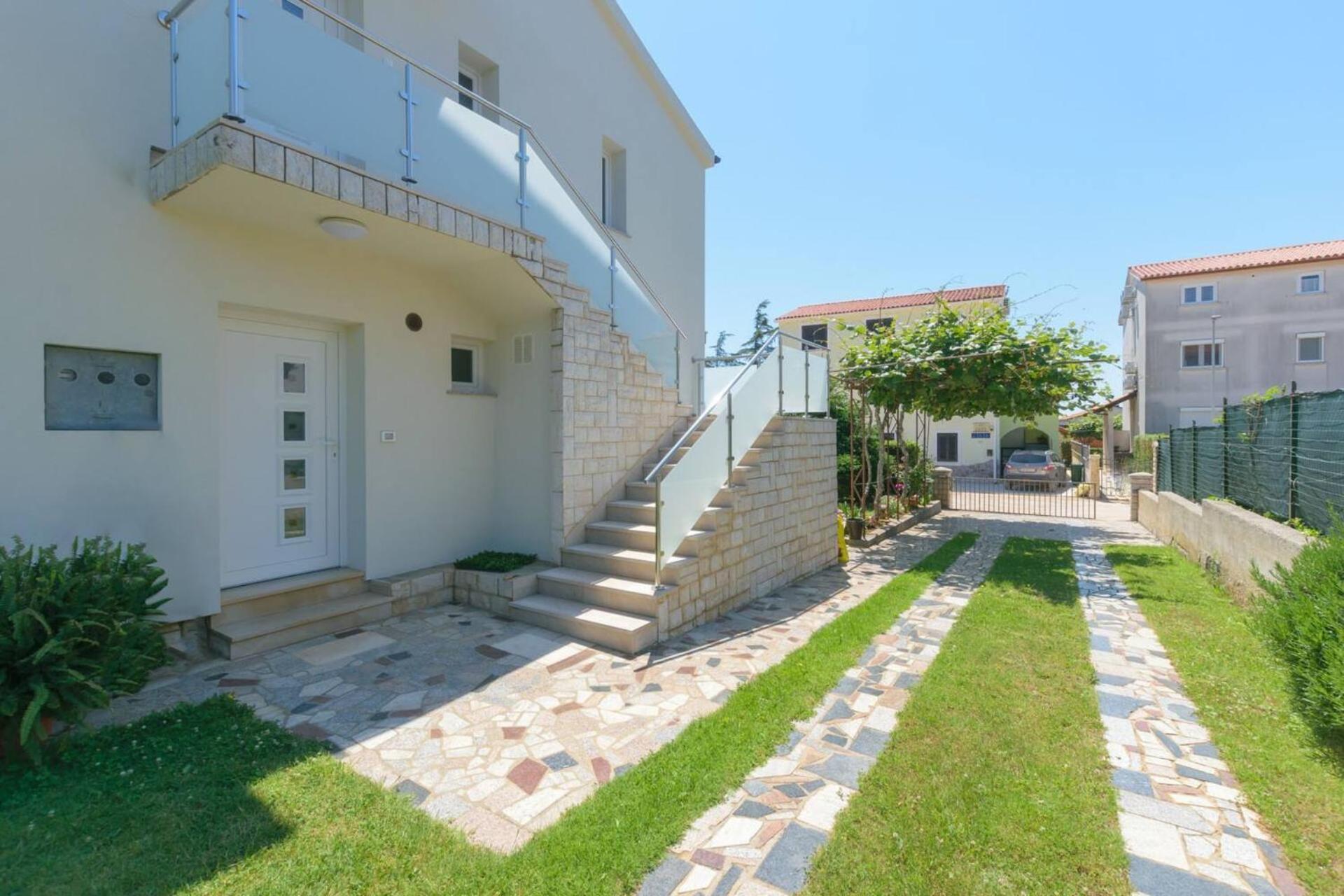 Family House With 2 Apartments - Irma Μεντουλίν Εξωτερικό φωτογραφία